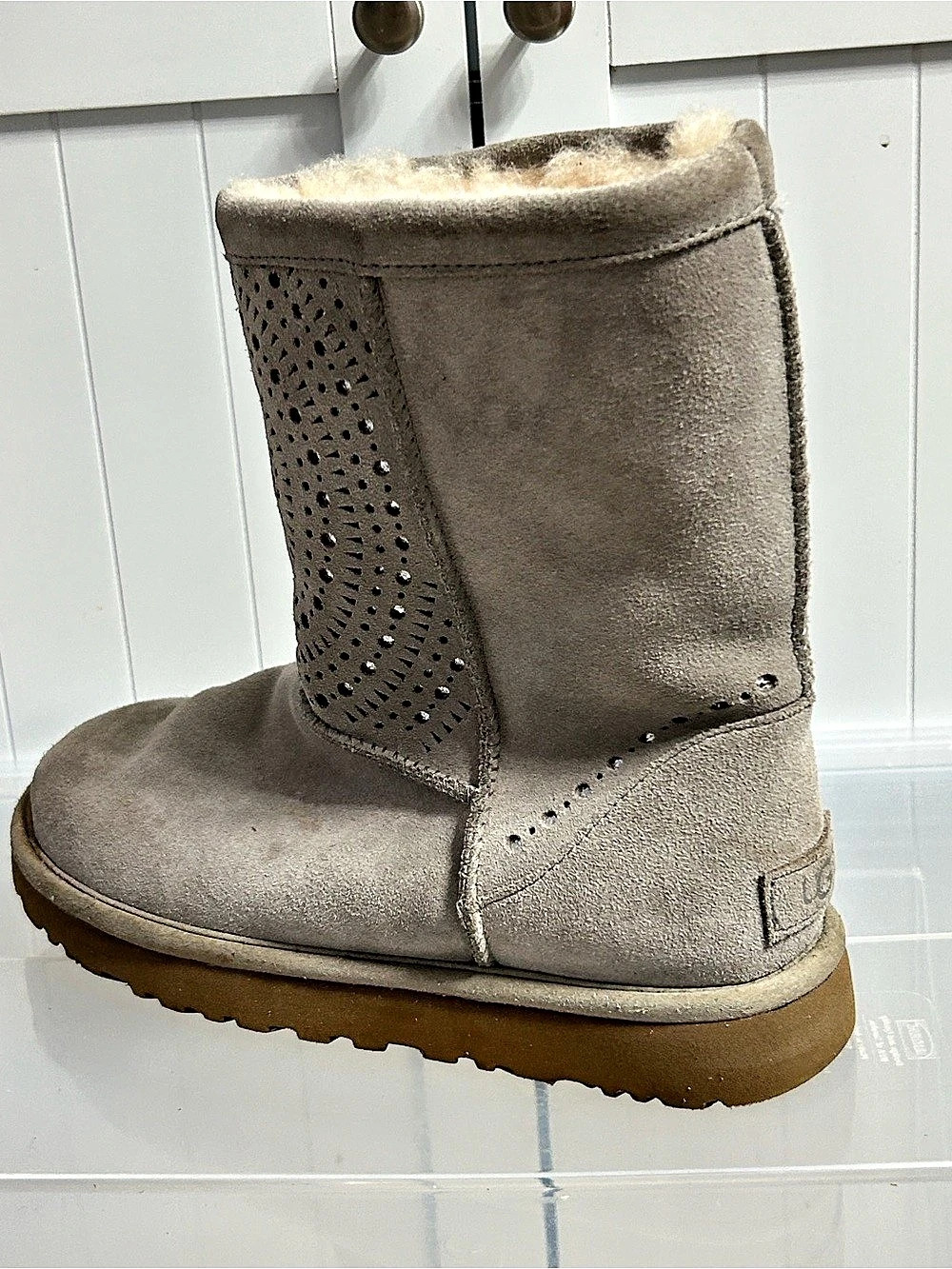 UGG Classic Short Sunshine Perf Boots Gray US 8